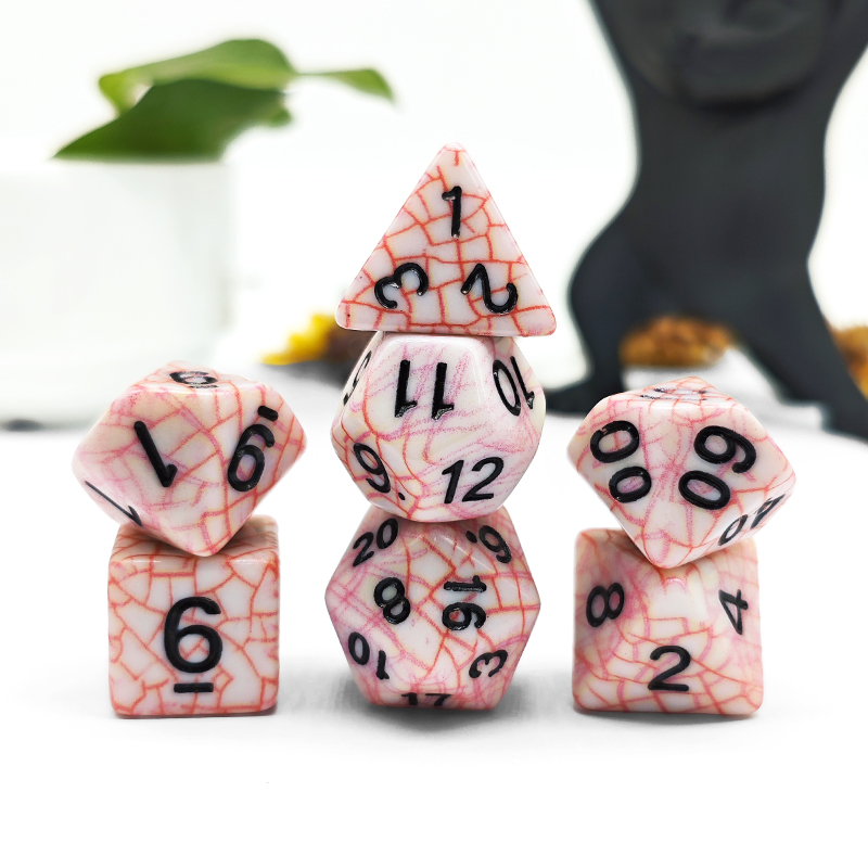 Board Game Dungeons And Dragons - 7개의 다면체 빨간색 크랙 질감 아크릴